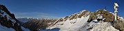 61 Panoramica dal Passo di Salmurano (2017 m) sul Rif. Salmurano, sulla Val Gerola e verso le Alpi Retiche